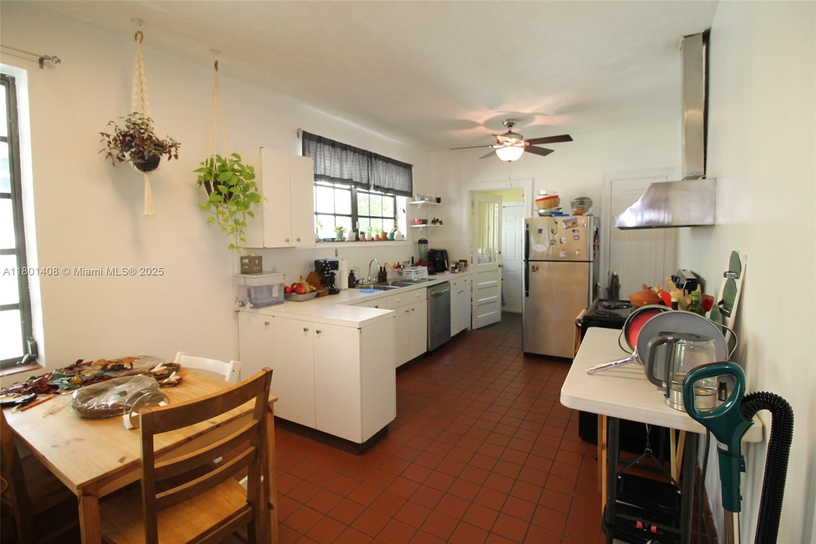 C GABLES GRANADA SEC REV - Residential