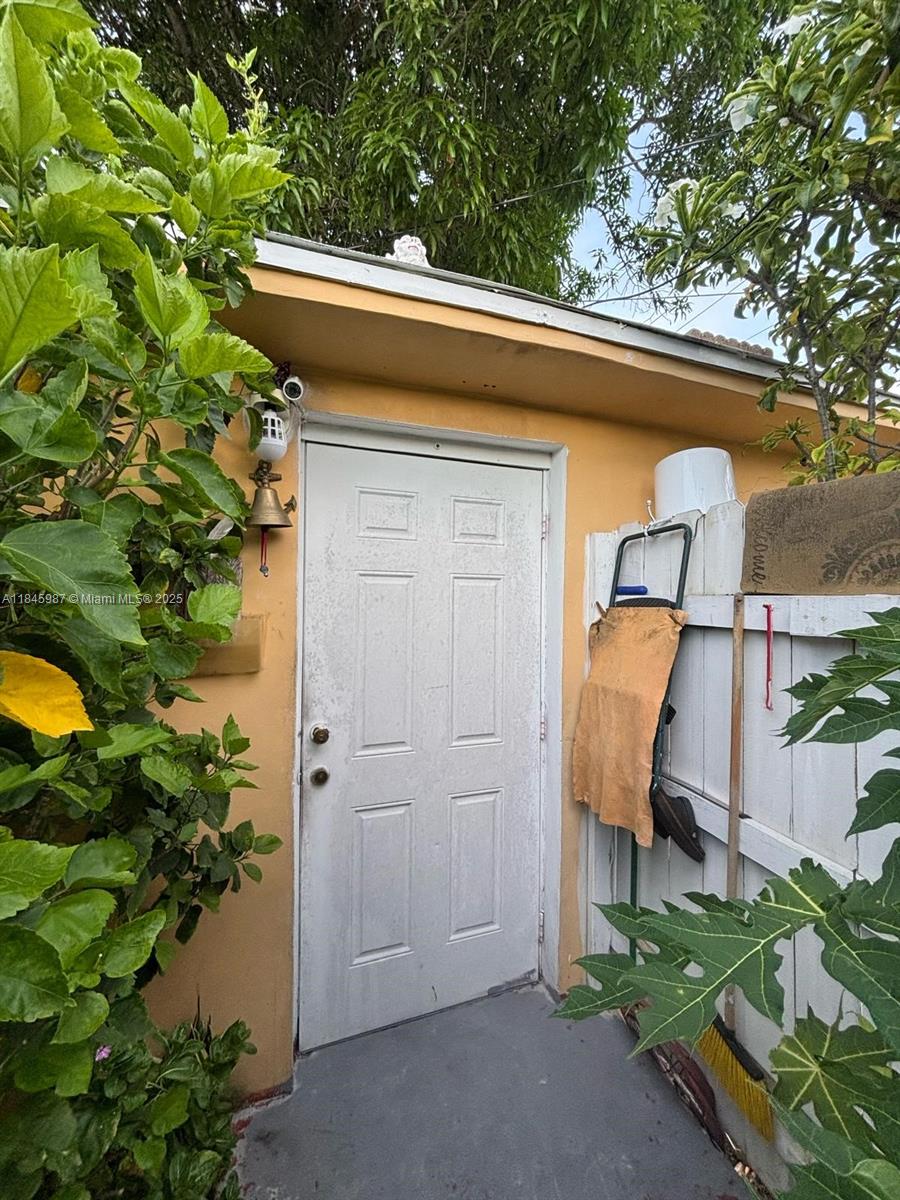 Seller must keep this listing active for five (5) days, including a weekend. An offer can be submitted at any time; but Seller can't accept any offer until the required five-day marketing period ends. Buyers' agents must structure their offers accordingly.