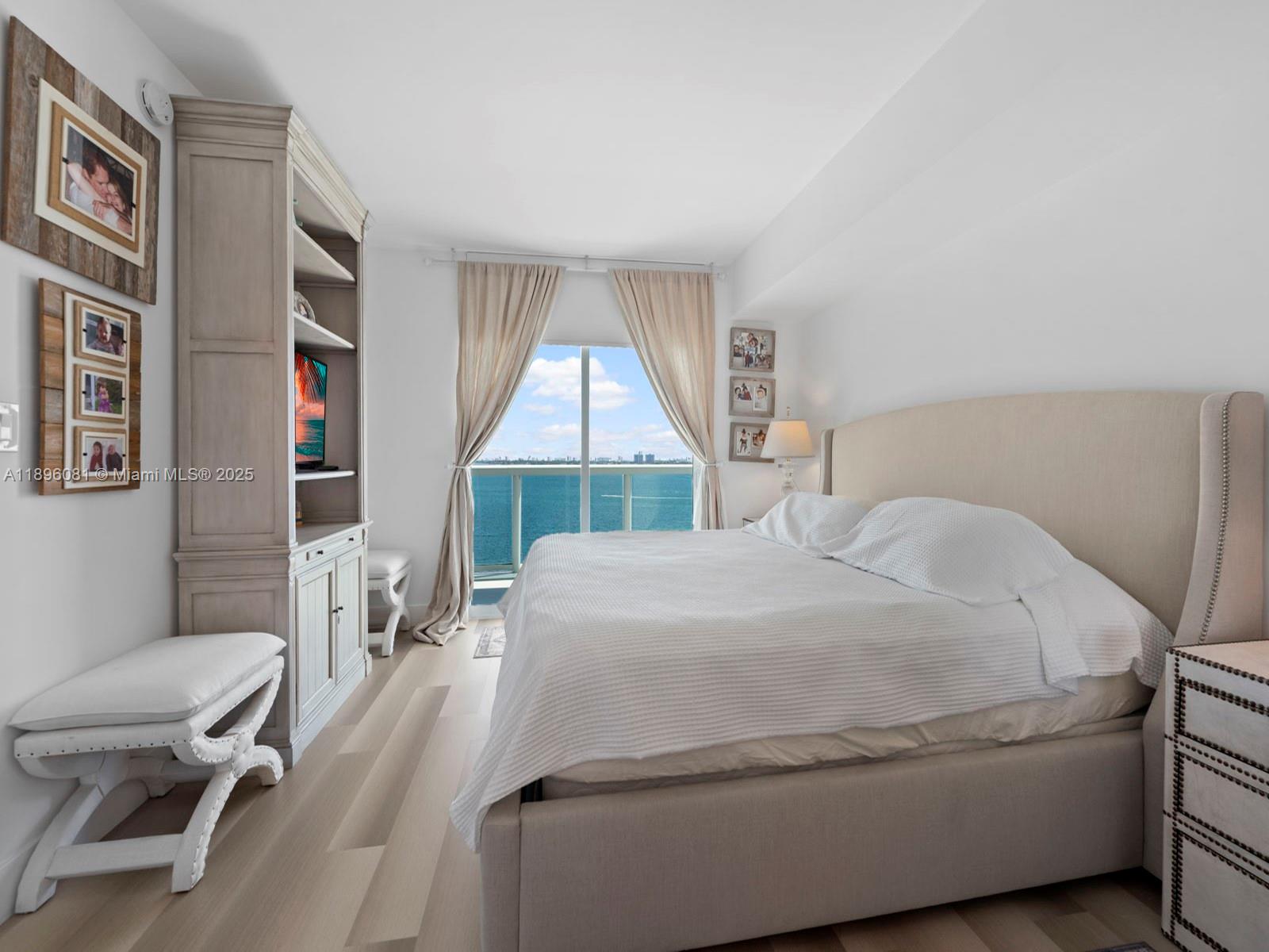 1800 CLUB CONDO - Residential