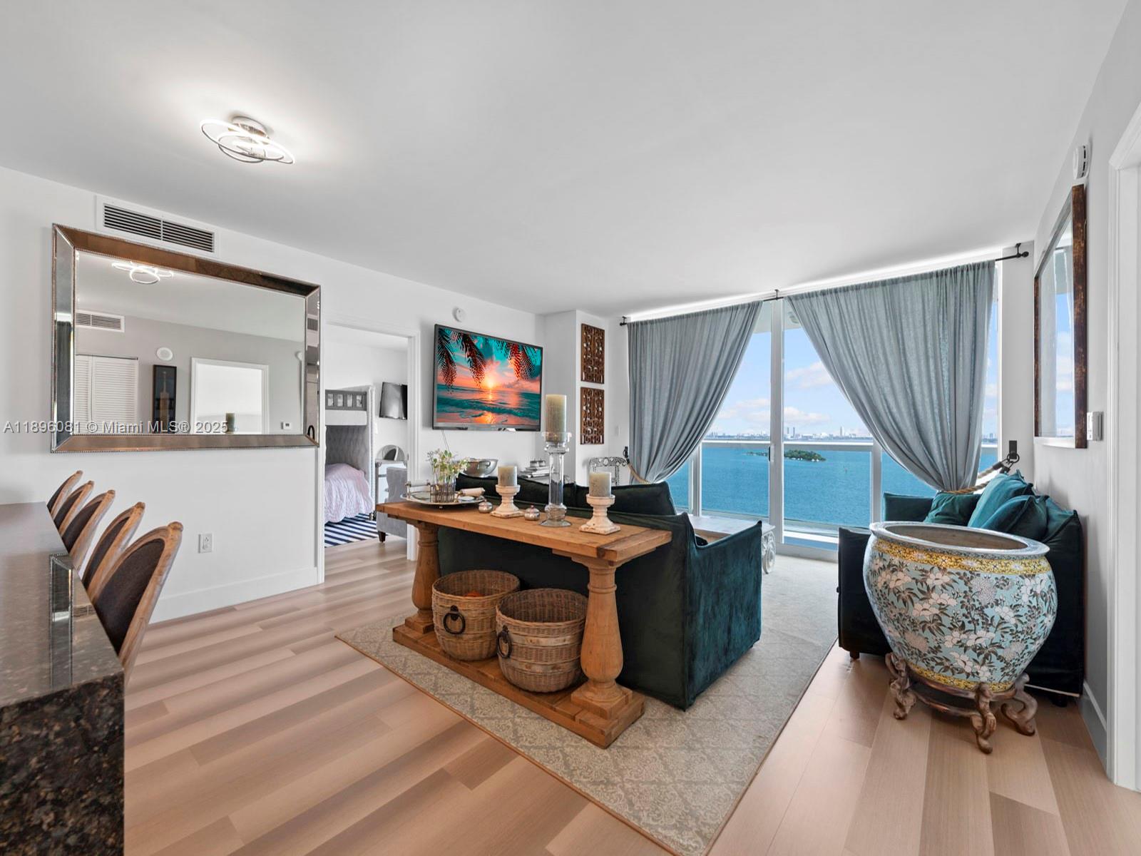 1800 CLUB CONDO - Residential