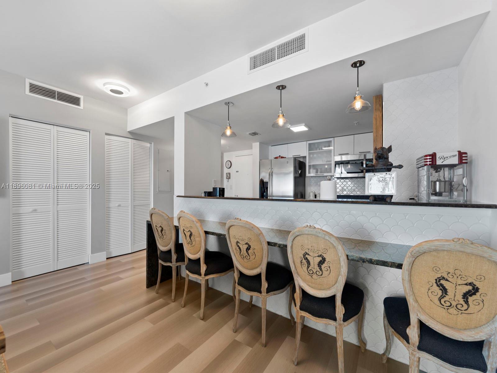 1800 CLUB CONDO - Residential