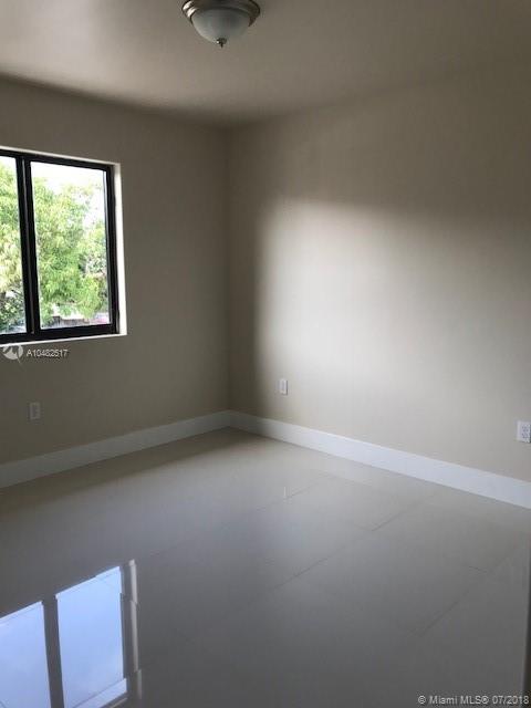 LAWRENCE ESTATES - Residential Lease