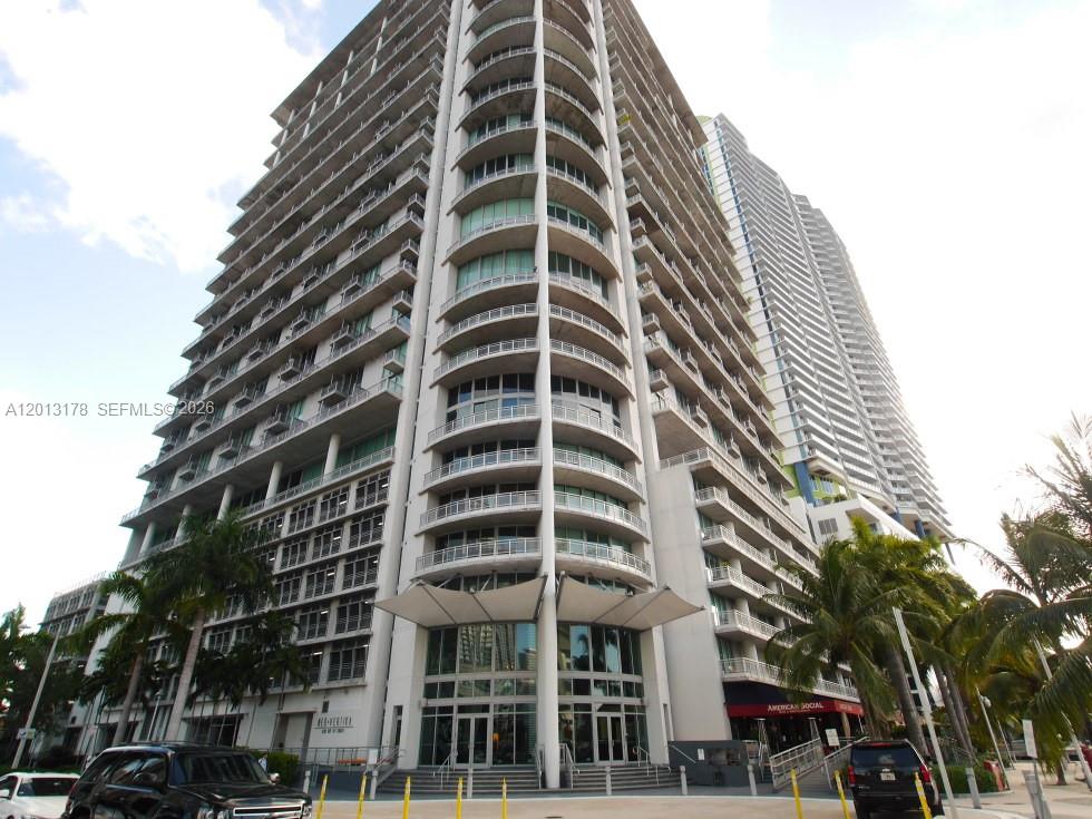 690 SW 1st Ct PHI04