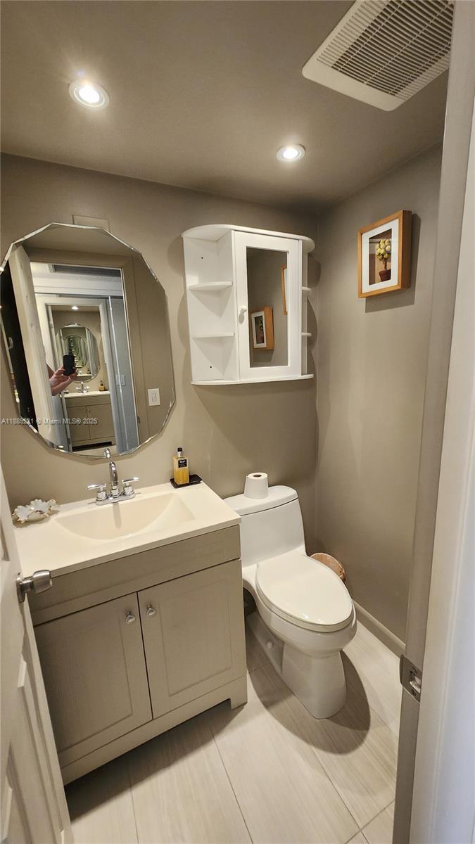 OAKRIDGE A CONDO - Residential