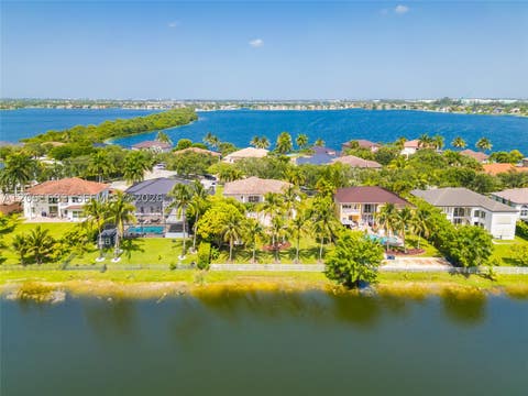 Photo of 4918 SW 195th Ter, Miramar, FL 33029 (MLS # A12051683)