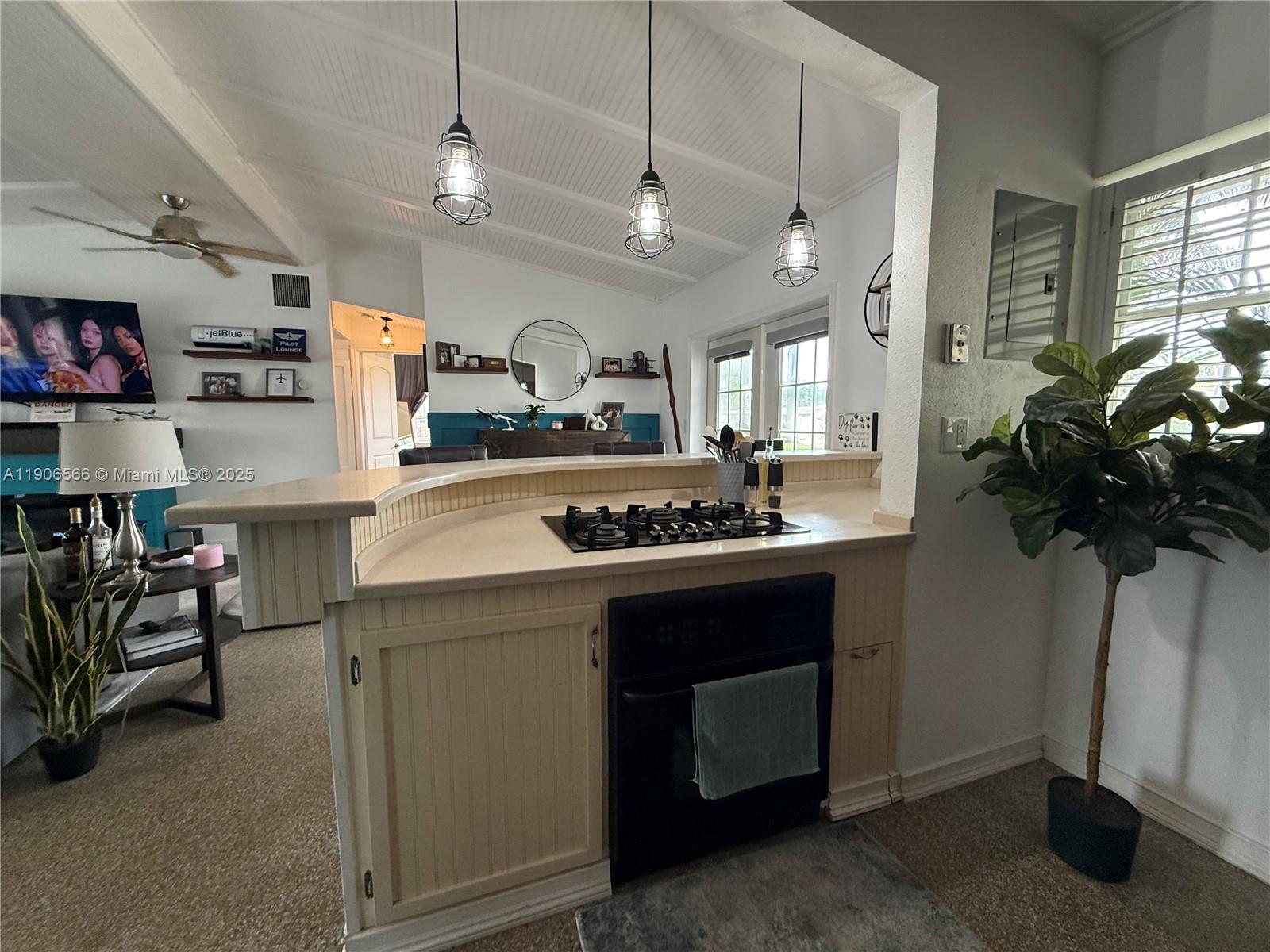 LAUDERDALE ISLES NO 2-BLK - Residential Lease