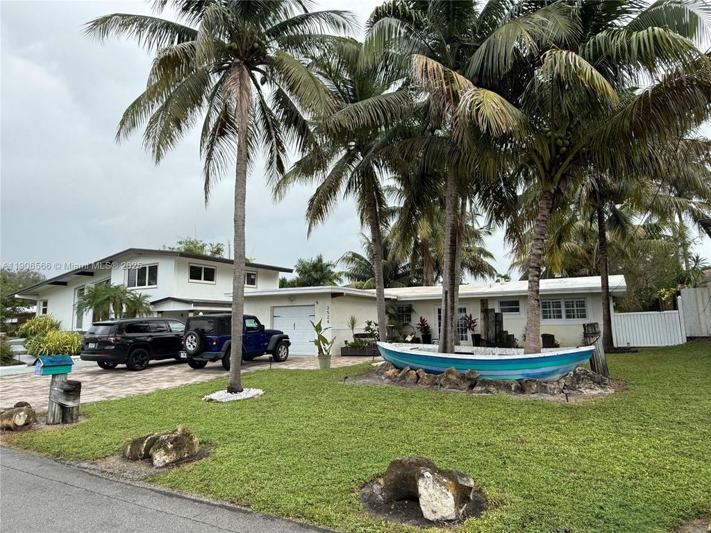 Photo of 2524 Key Largo Ln, Fort Lauderdale, FL 33312 (MLS # A11906566)