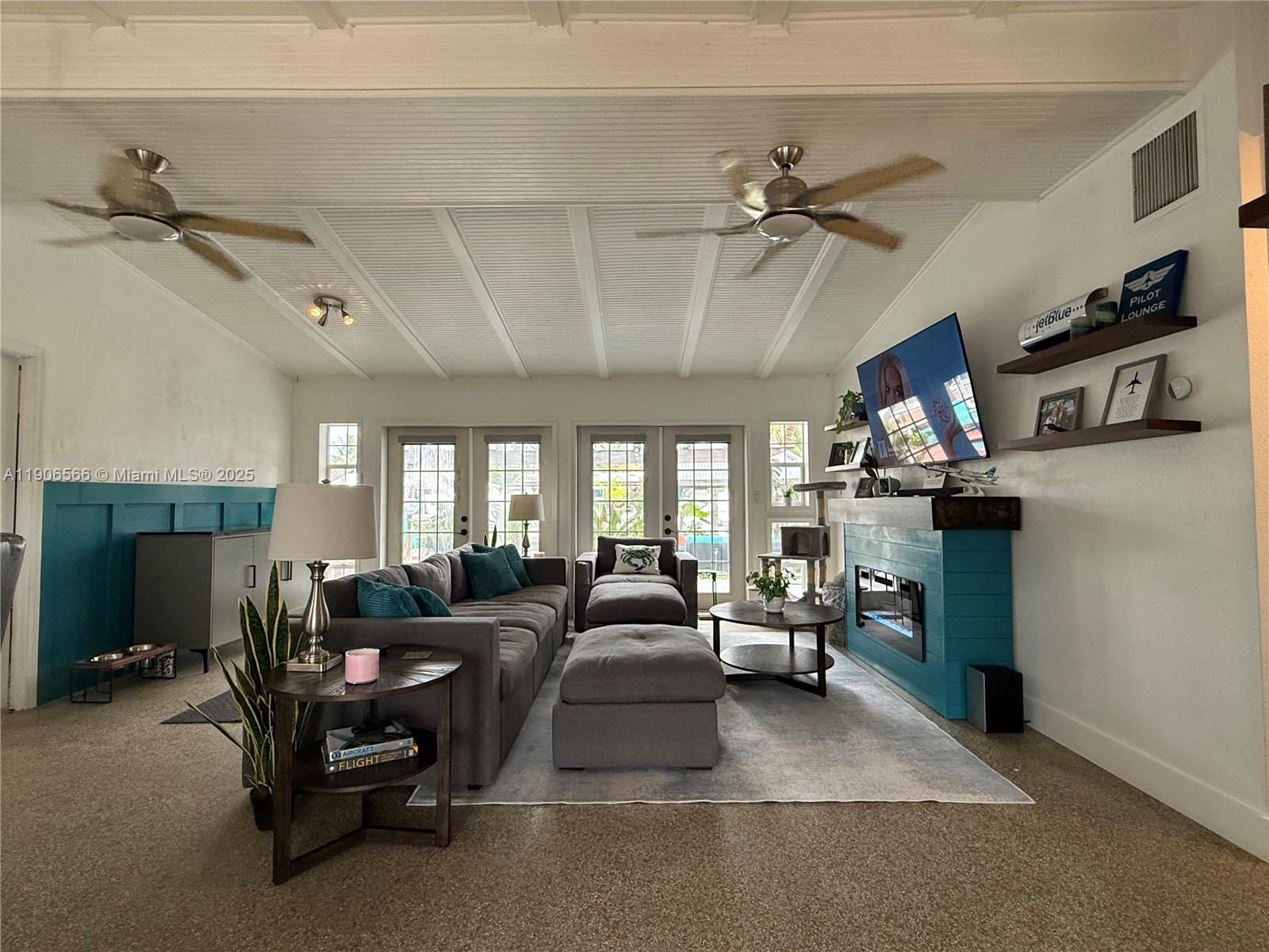 LAUDERDALE ISLES NO 2-BLK - Residential Lease