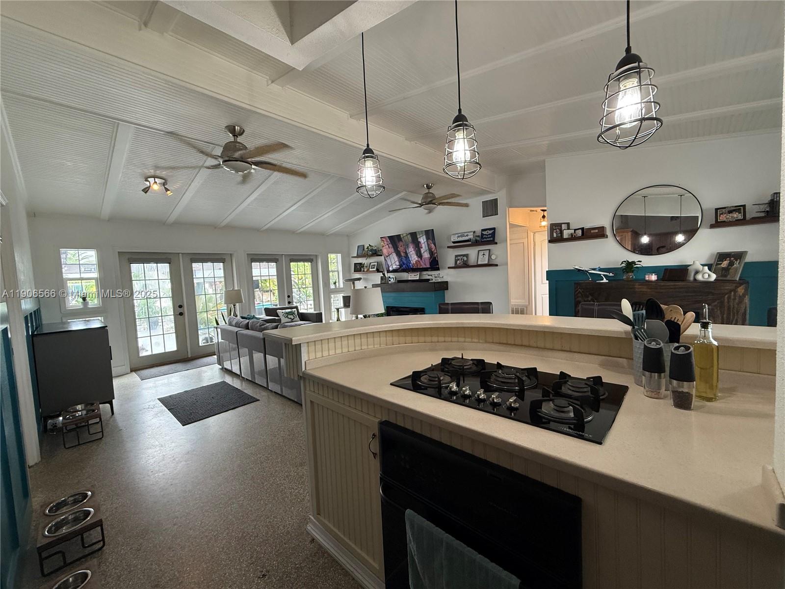 LAUDERDALE ISLES NO 2-BLK - Residential Lease