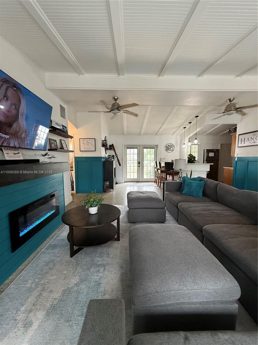 LAUDERDALE ISLES NO 2-BLK - Residential Lease