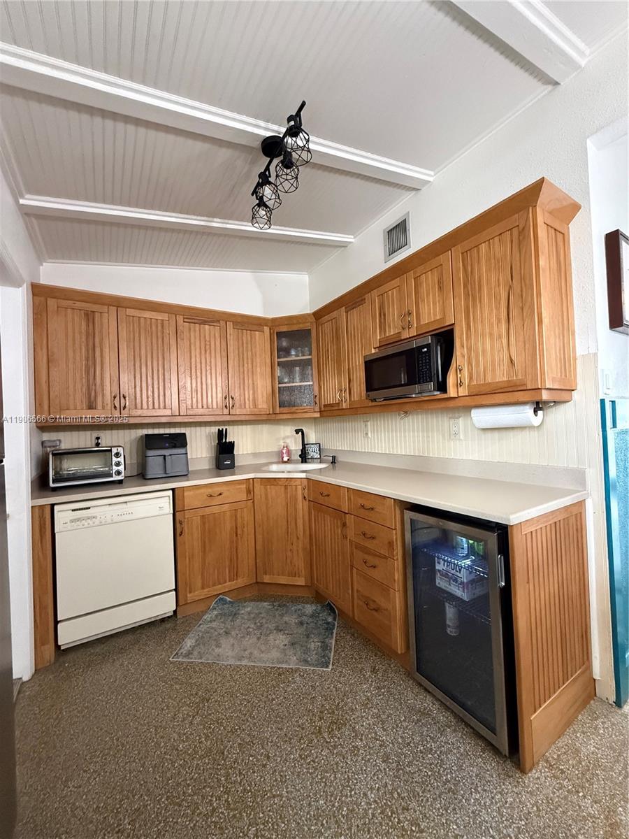 LAUDERDALE ISLES NO 2-BLK - Residential Lease