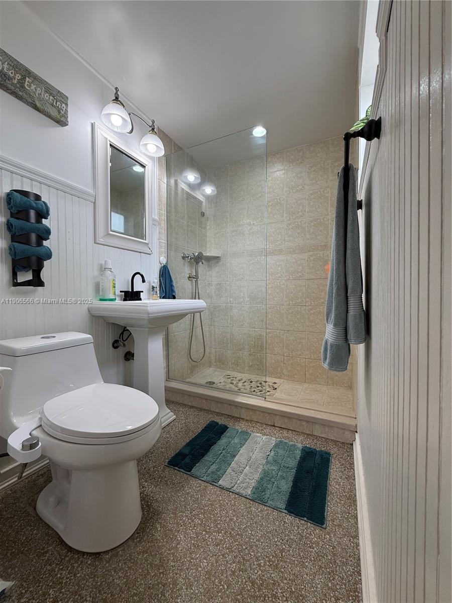 LAUDERDALE ISLES NO 2-BLK - Residential Lease