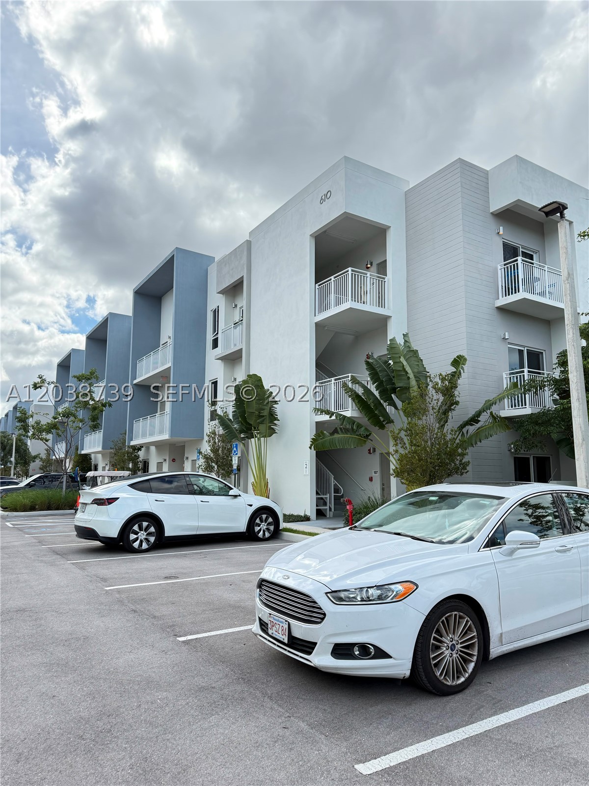 610 NE 2nd St 301