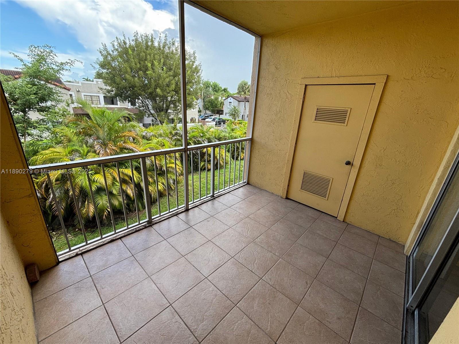 HAMMOCKS TRAILS CONDO - Residential Lease