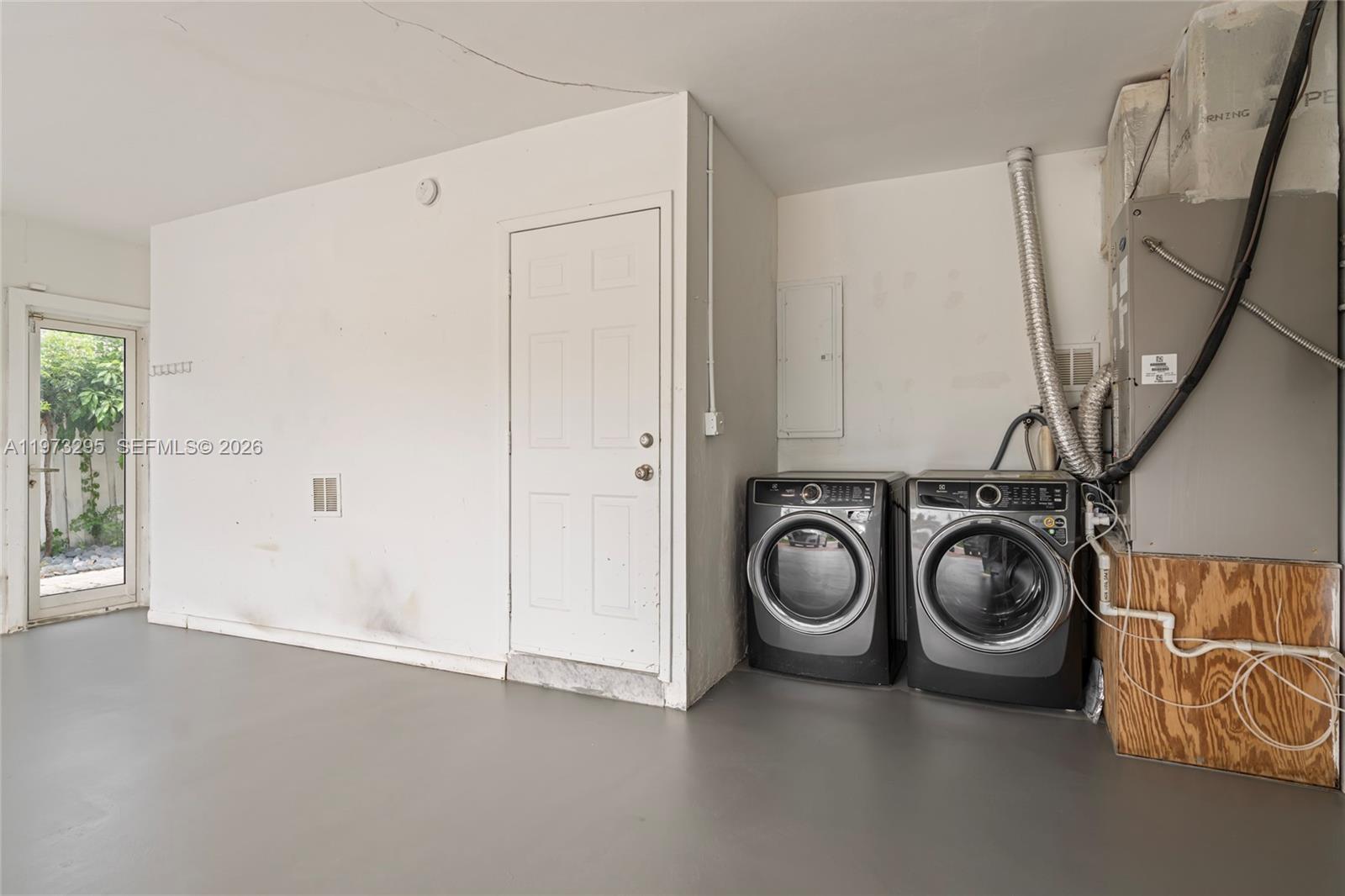 CORAL RIDGE ISLES - Residential