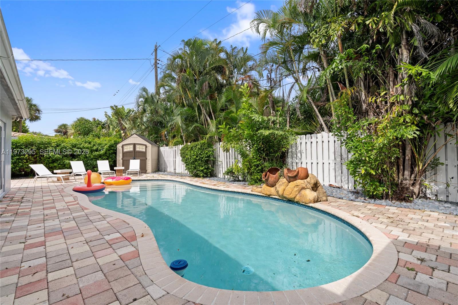 CORAL RIDGE ISLES - Residential