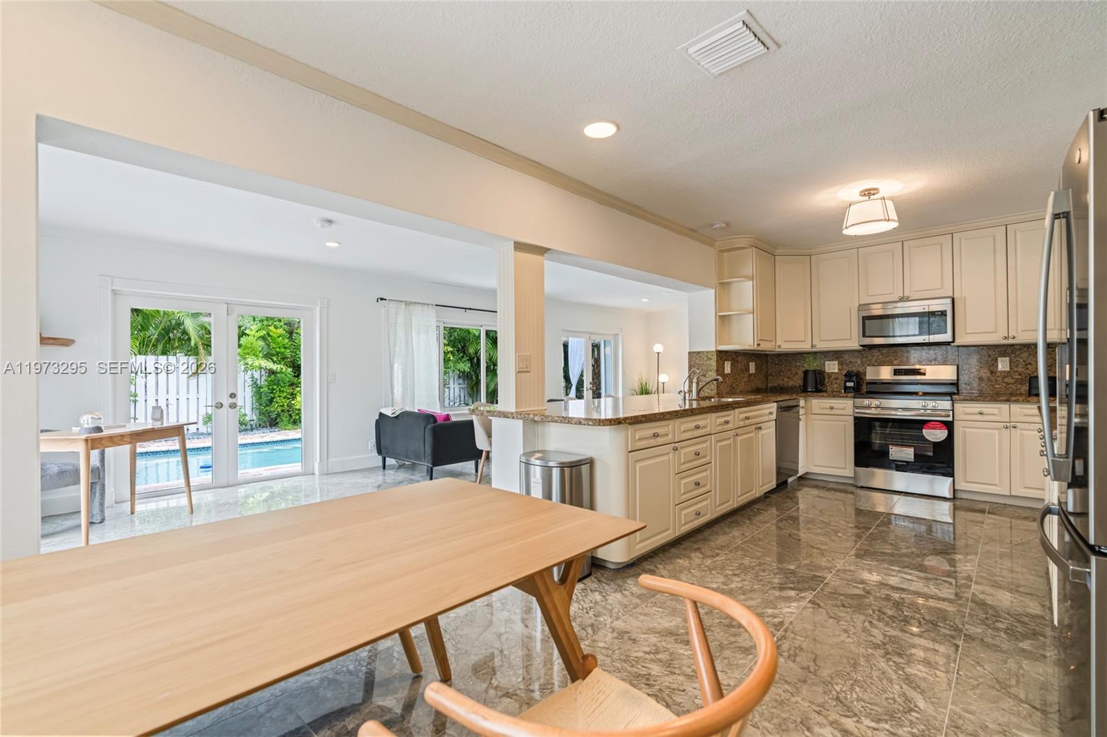 CORAL RIDGE ISLES - Residential