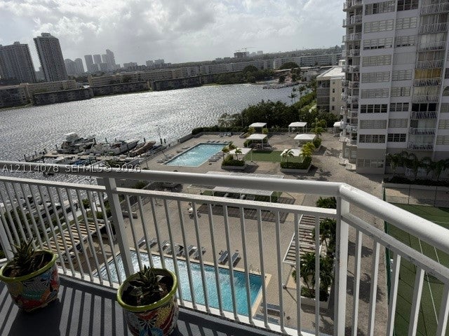 18061 Biscayne Blvd