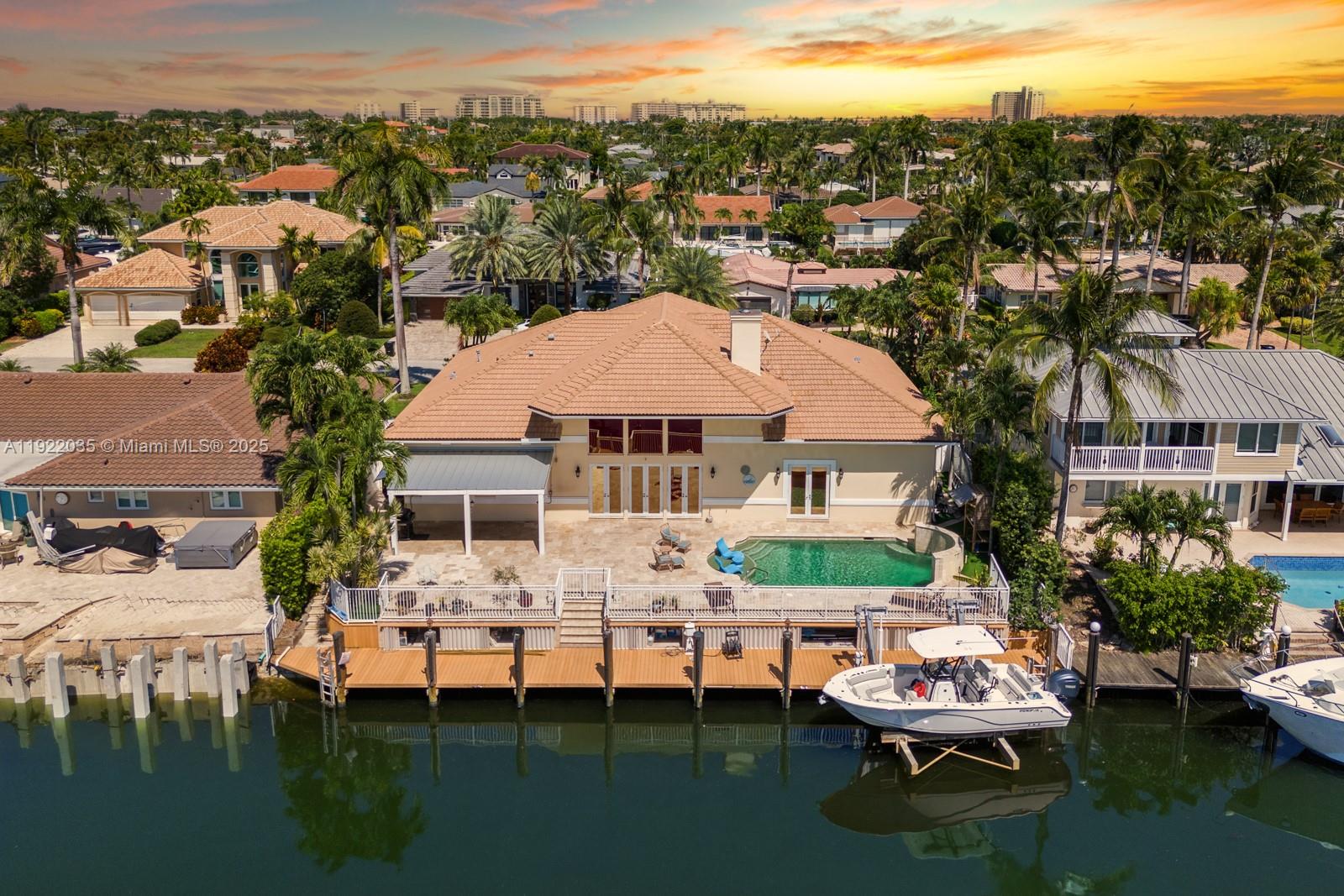 VENETIAN ISLES 3RD SEC - Residential