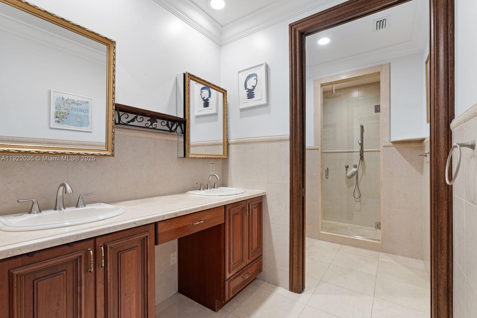 VENETIAN ISLES 3RD SEC - Residential