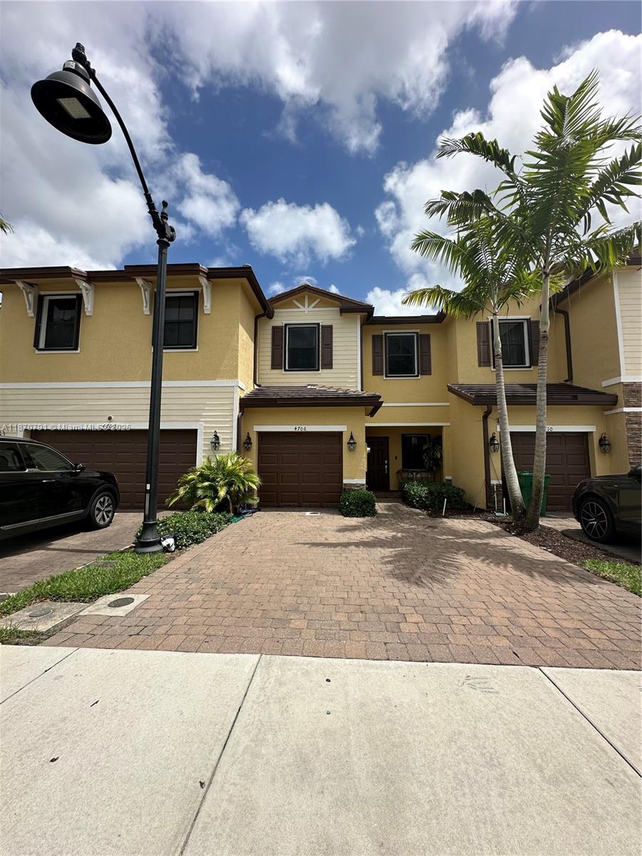 TROTTERS CHASE - Residential Lease