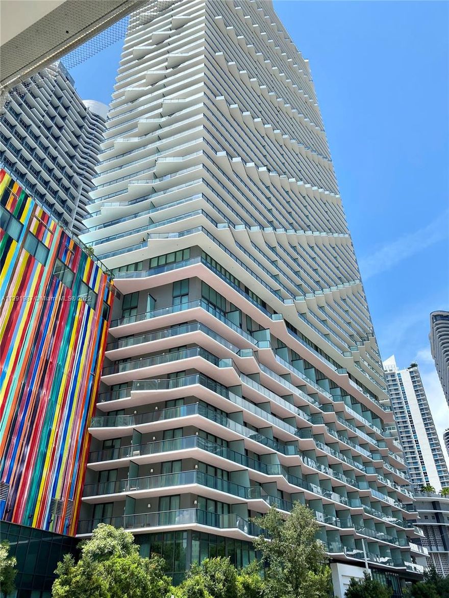 Beautiful SLS building. Enjoy the best views of Brickell from this 38th floor with a large balcony.2 bedrooms, 2 bath Open kitchen perfect for entertaining. Master bedroom with walking closet. Master bathroom with double sinks. Washer & dryer inside the unit. Ceramic flooring throughout. One parking Space assigned plus valet parking. Excellent amenities: Roof top pool, Wet Bar, State-of-the-Art fitness center, sauna, business center, movie theater, party room. Metro mover station is half block away. Enjoy trendy restaurants, bars and shopping just steps away from the building.