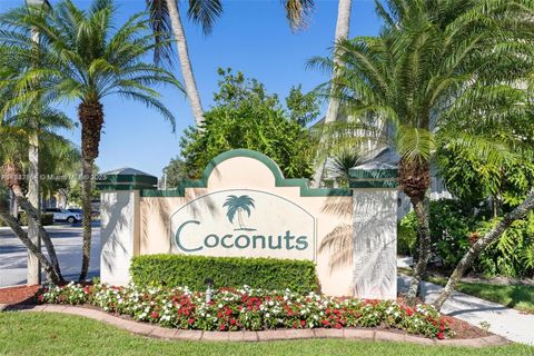 Photo of 16679 Hemingway Dr, Weston, FL 33326 (MLS # A11847954) Photo of 16679 Hemingway Dr, Weston, FL 33326 (MLS # A11847954)