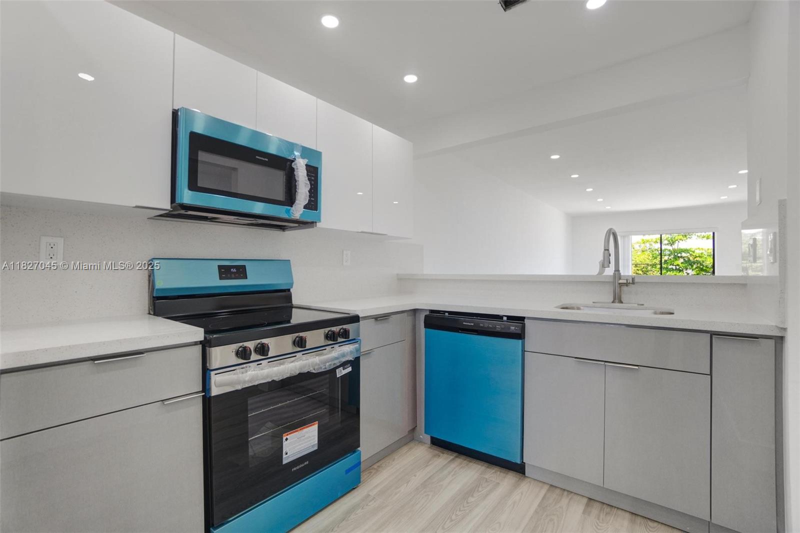 8041 NW 41st court, Sunrise, FL, 33351/$354,000 4 8041 NW 41st court