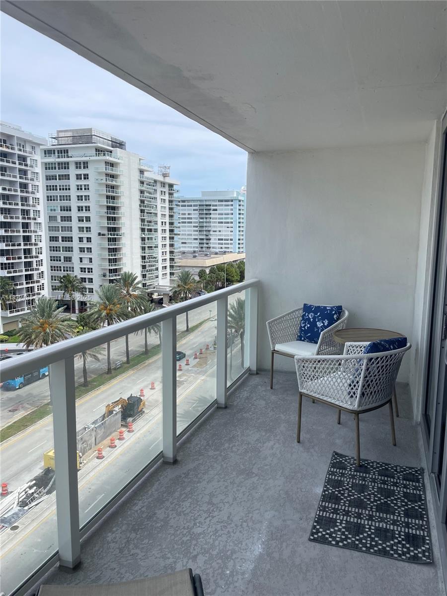 5701 Collins Ave 805