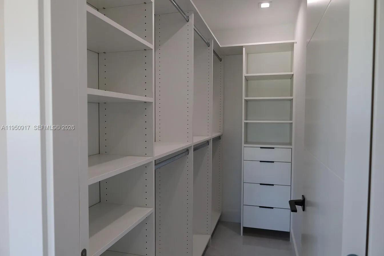 PLANTATION KEY COLONY 1ST - Residential