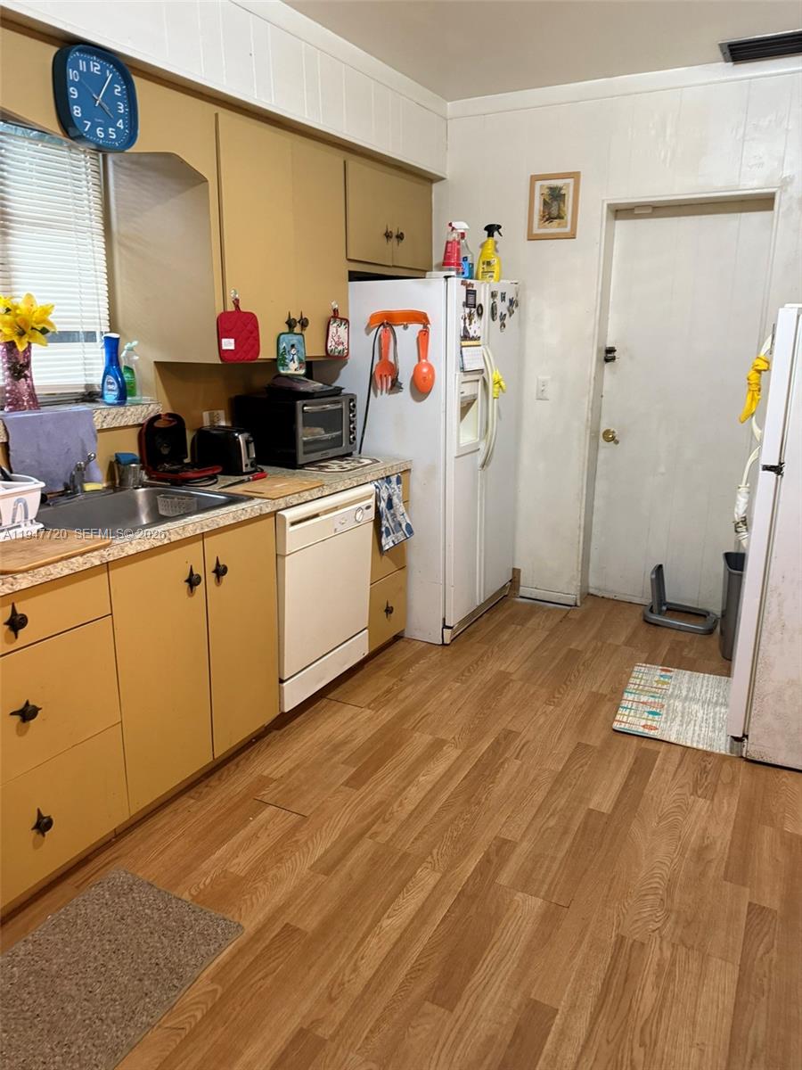 SILVER BLUFF EST-SEC B - Residential