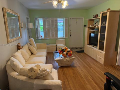 2560 SW 22nd Ave Miami FL 33133