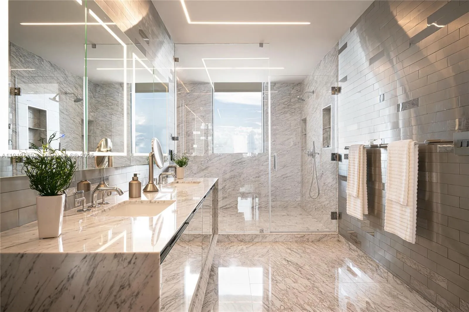 Miami, Florida 33137, United States, 3 Bedrooms Bedrooms, ,4 BathroomsBathrooms,Residential,Active,245881