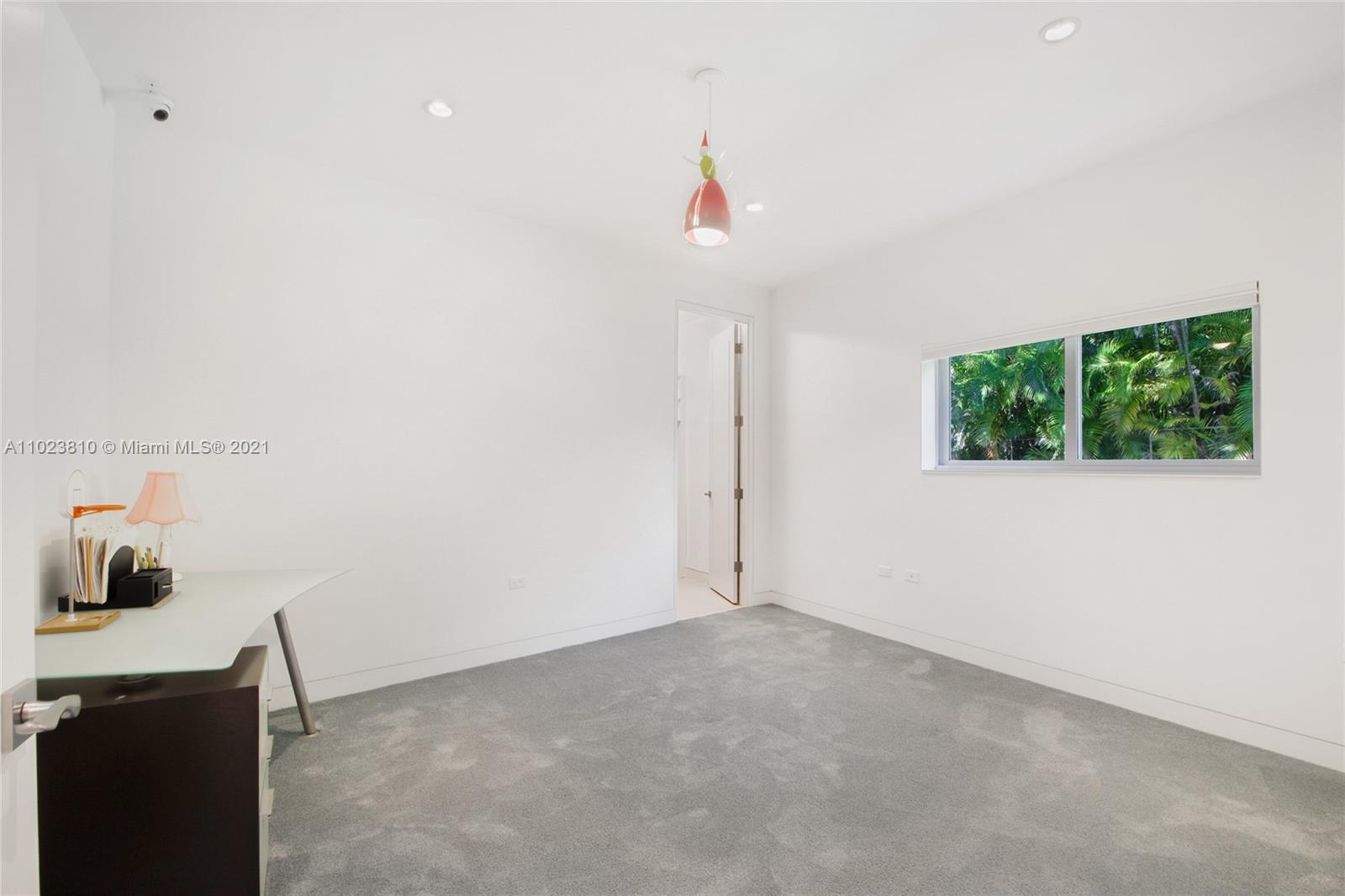 WARWICK MANOR 1ST ADDN - Residential