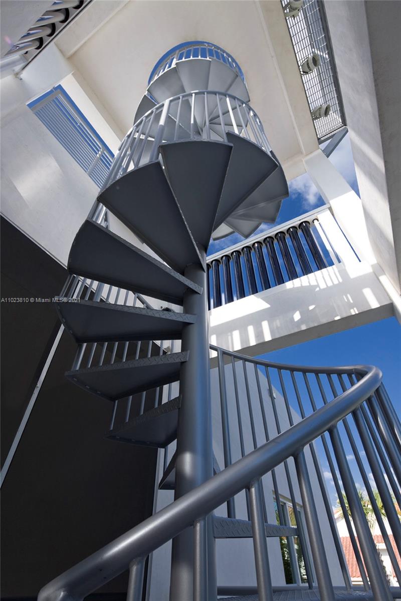 WARWICK MANOR 1ST ADDN - Residential