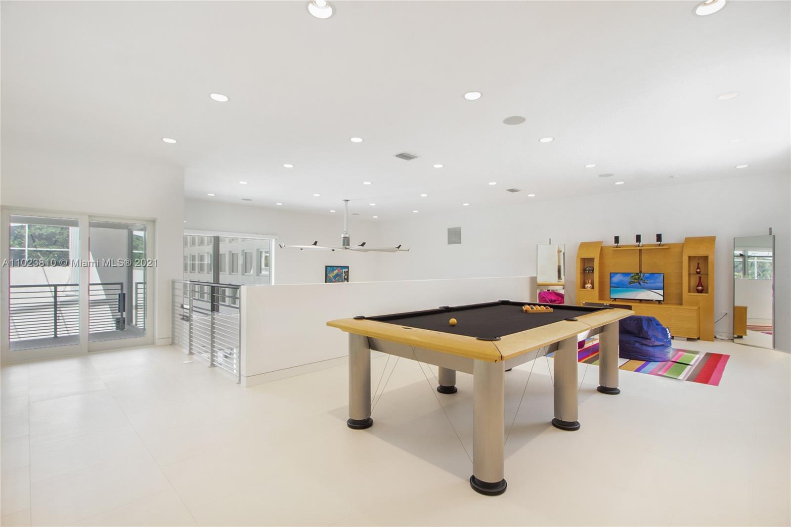 WARWICK MANOR 1ST ADDN - Residential