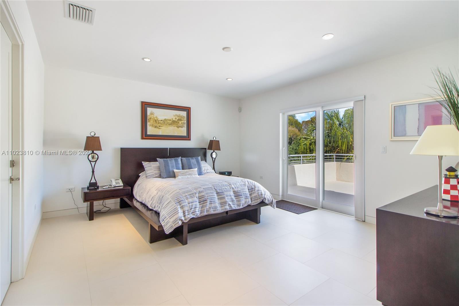 WARWICK MANOR 1ST ADDN - Residential