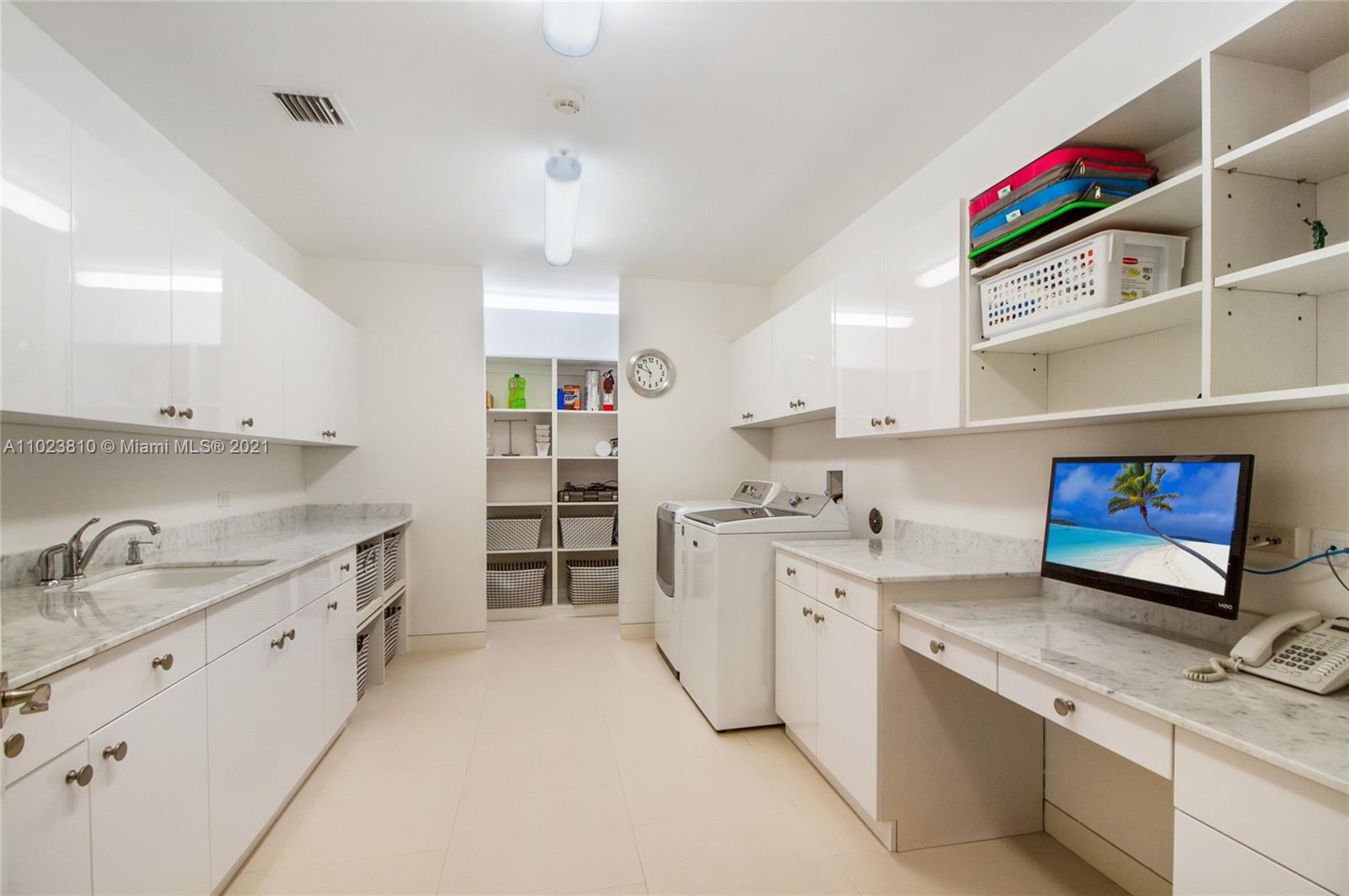 WARWICK MANOR 1ST ADDN - Residential