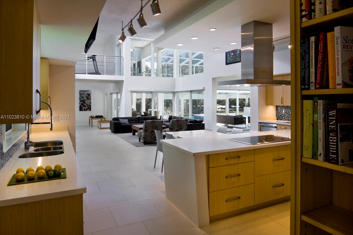 WARWICK MANOR 1ST ADDN - Residential