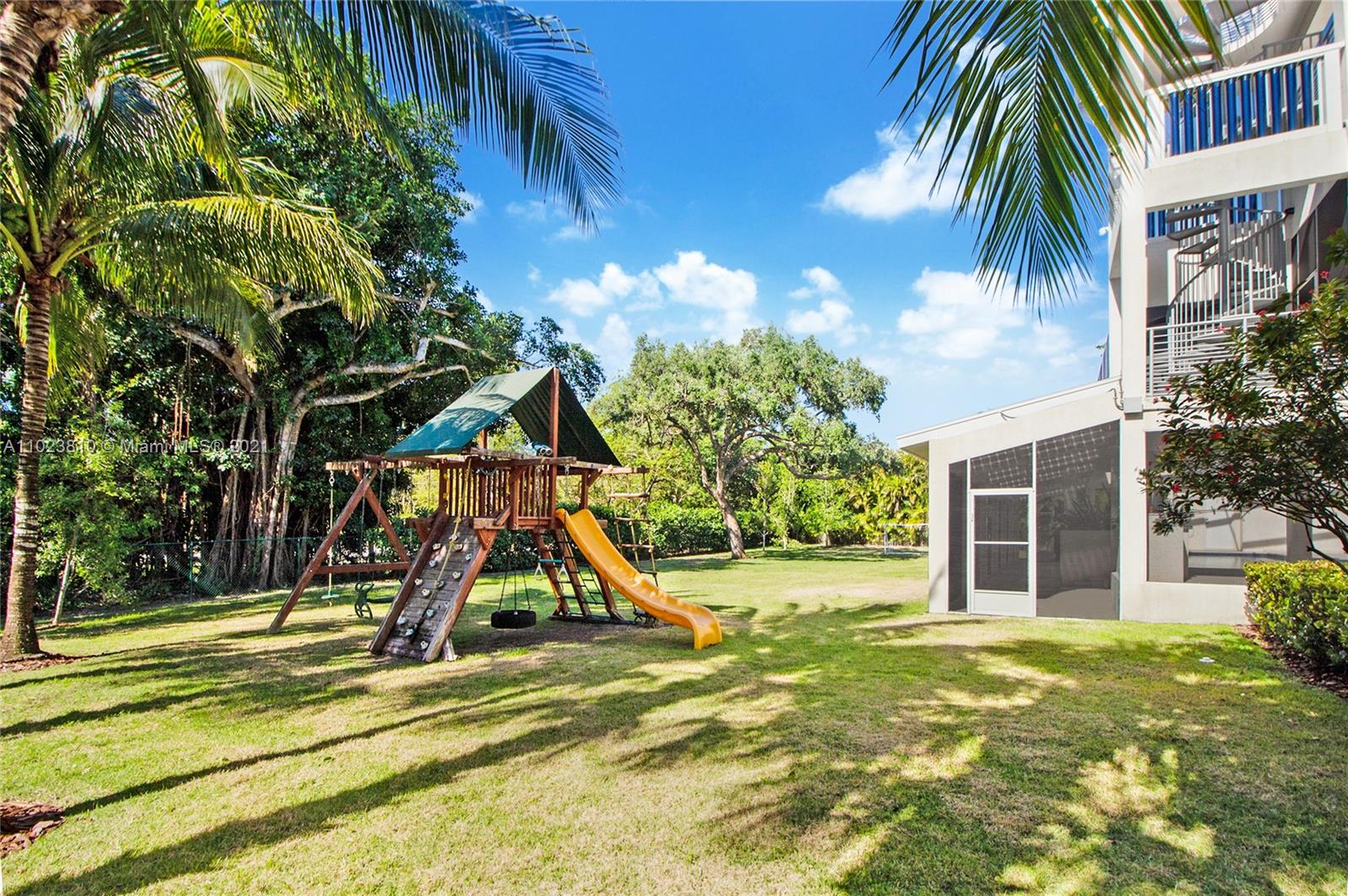 WARWICK MANOR 1ST ADDN - Residential