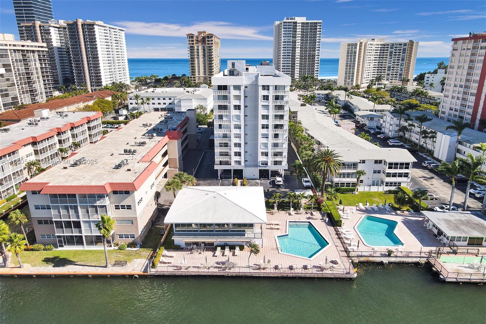 ASHLEIGH HOUSE CONDO - Residential Lease