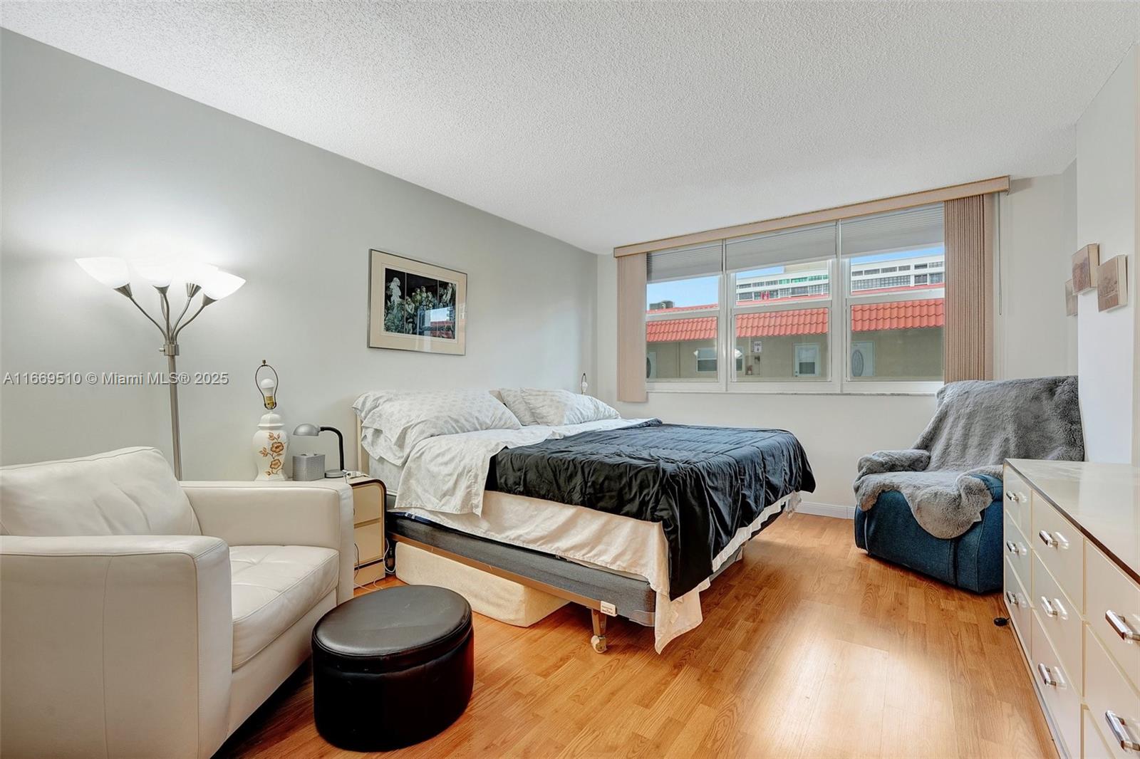 ASHLEIGH HOUSE CONDO - Residential Lease