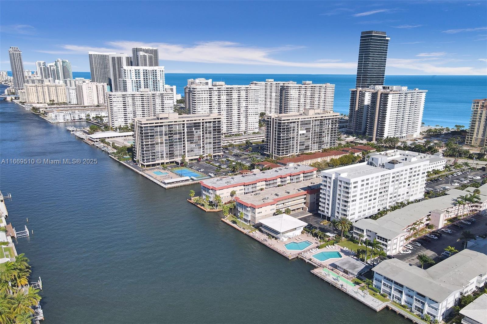 ASHLEIGH HOUSE CONDO - Residential Lease