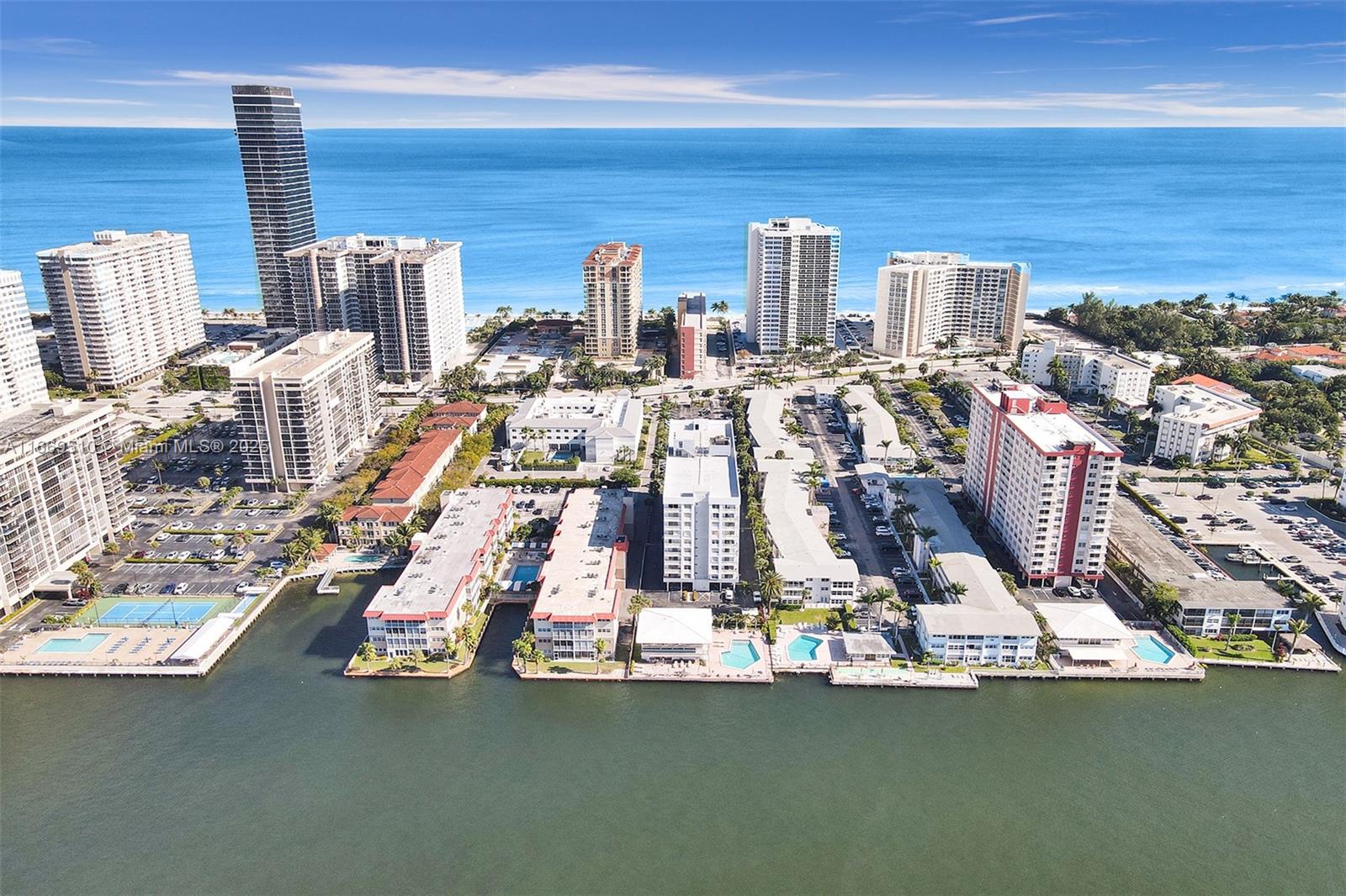 ASHLEIGH HOUSE CONDO - Residential Lease