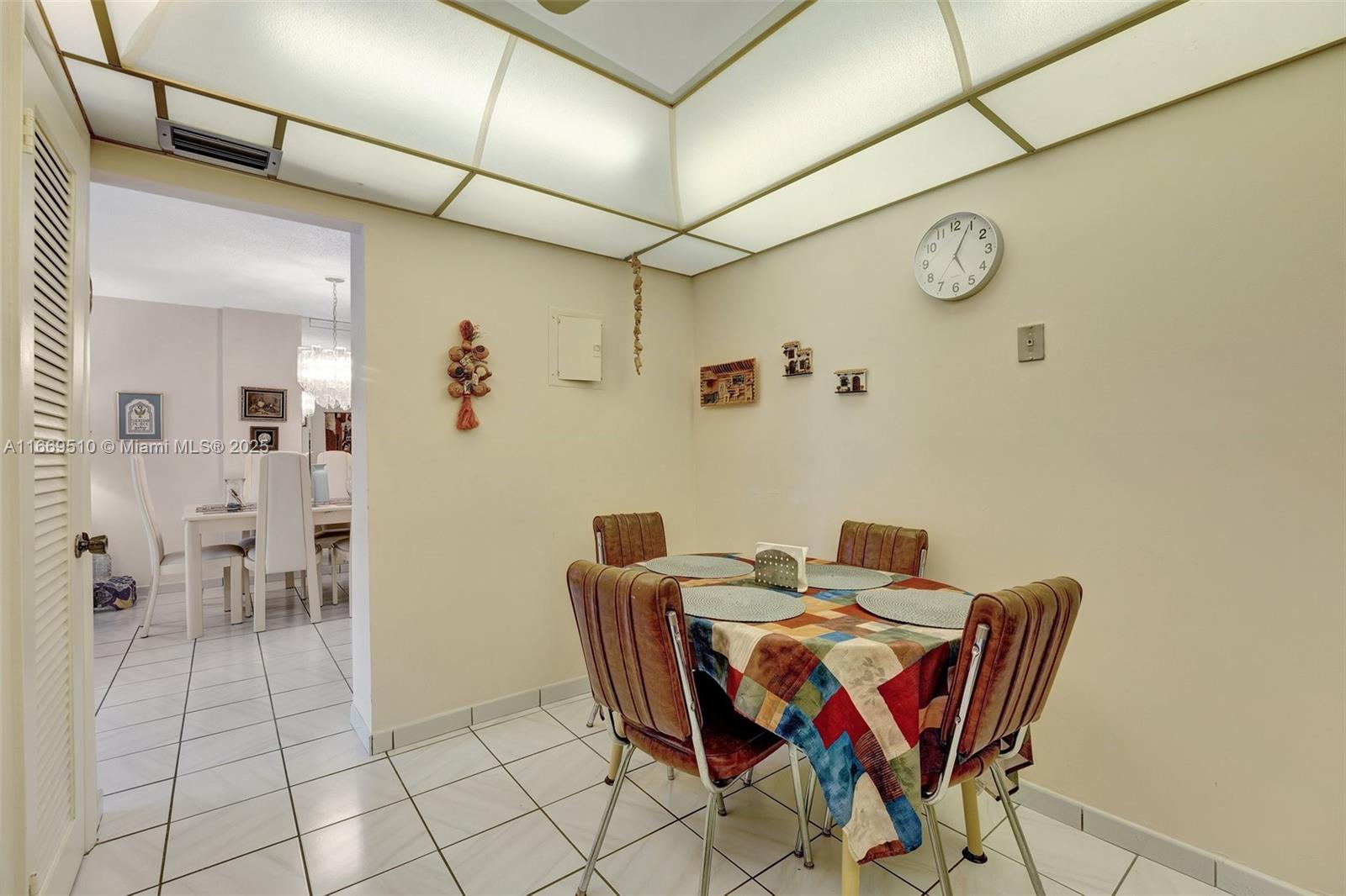 ASHLEIGH HOUSE CONDO - Residential Lease