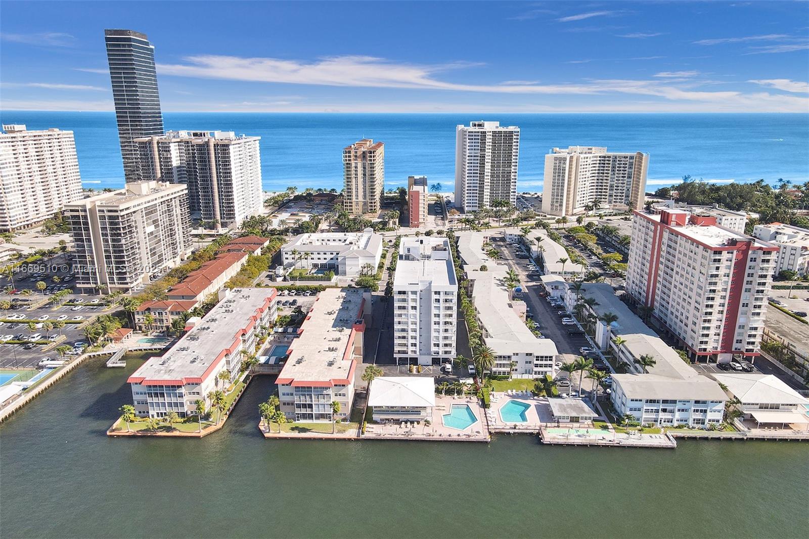 ASHLEIGH HOUSE CONDO - Residential Lease