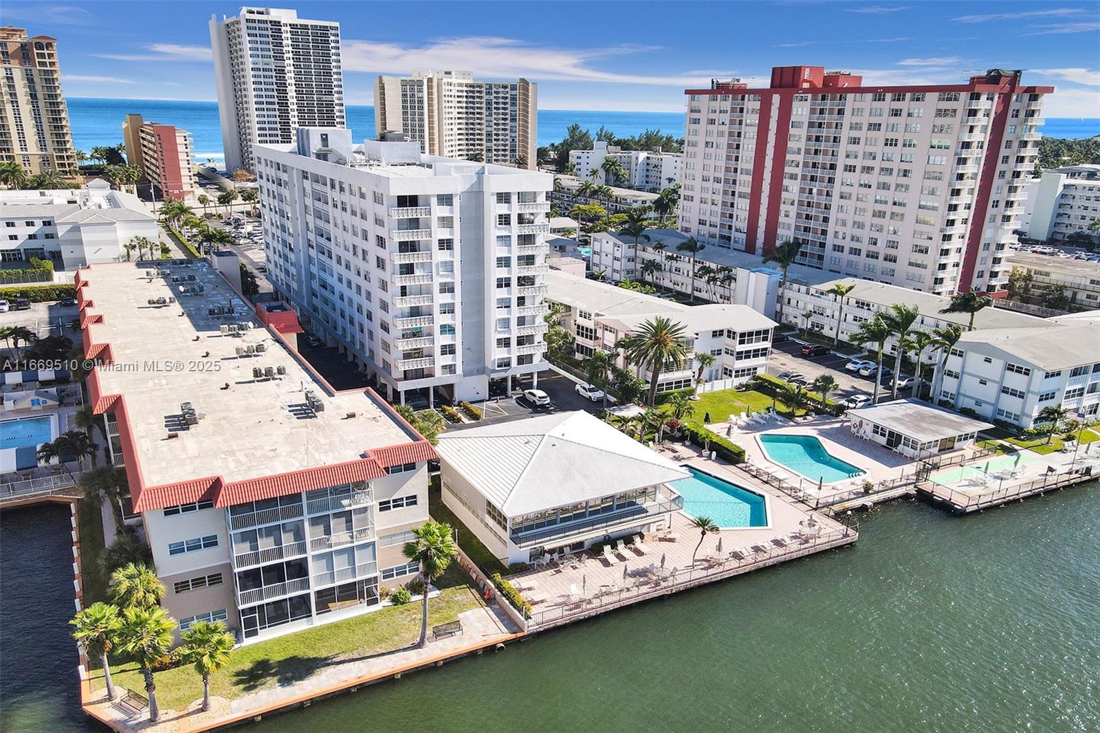 ASHLEIGH HOUSE CONDO - Residential Lease