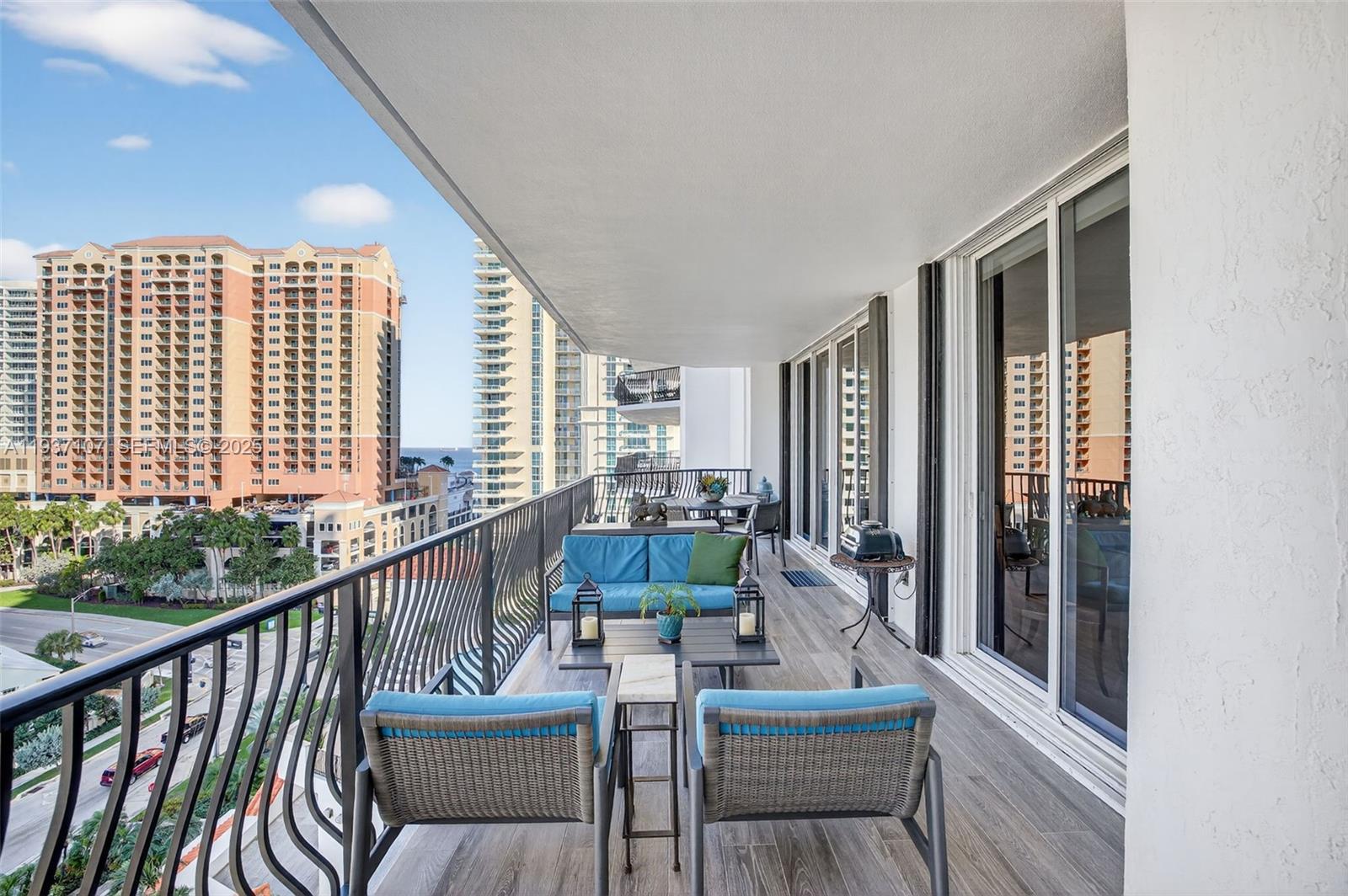 JACKSON TOWER LAS OLAS CO - Residential