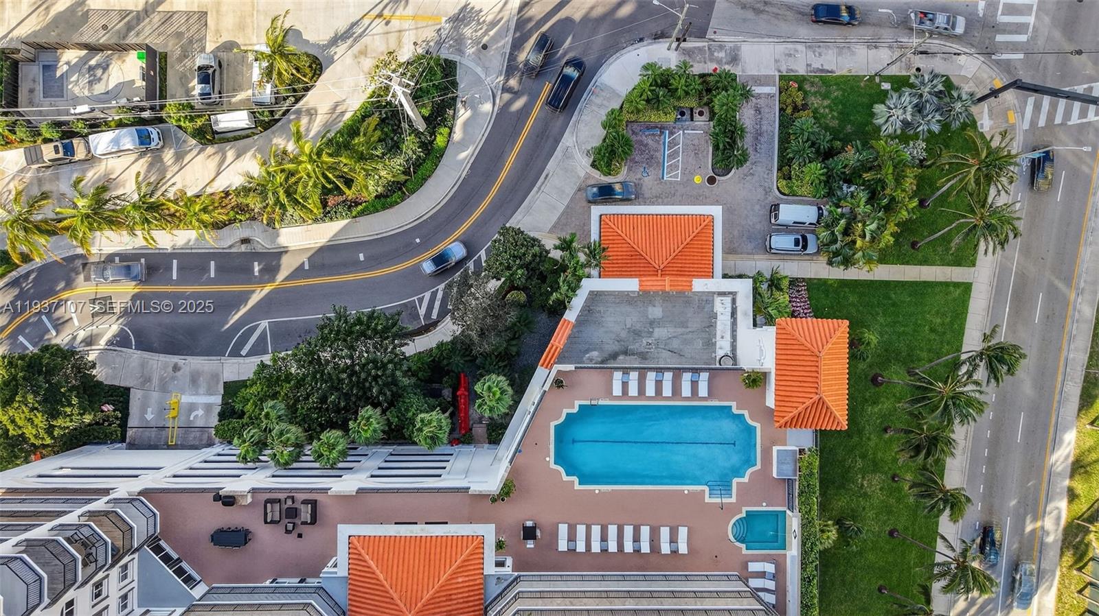 JACKSON TOWER LAS OLAS CO - Residential