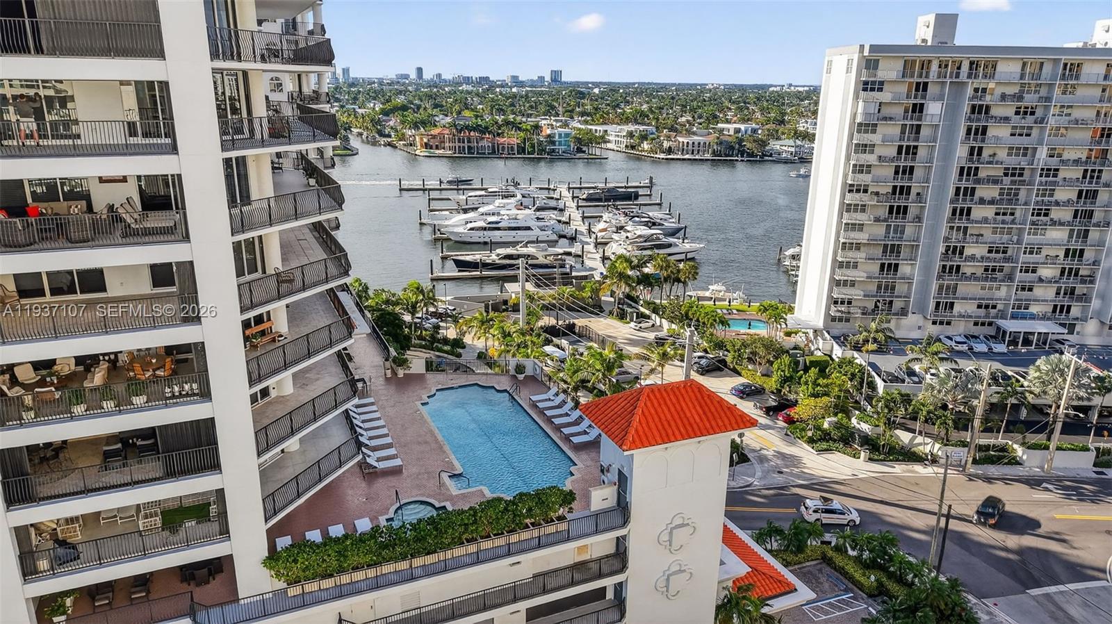JACKSON TOWER LAS OLAS CO - Residential